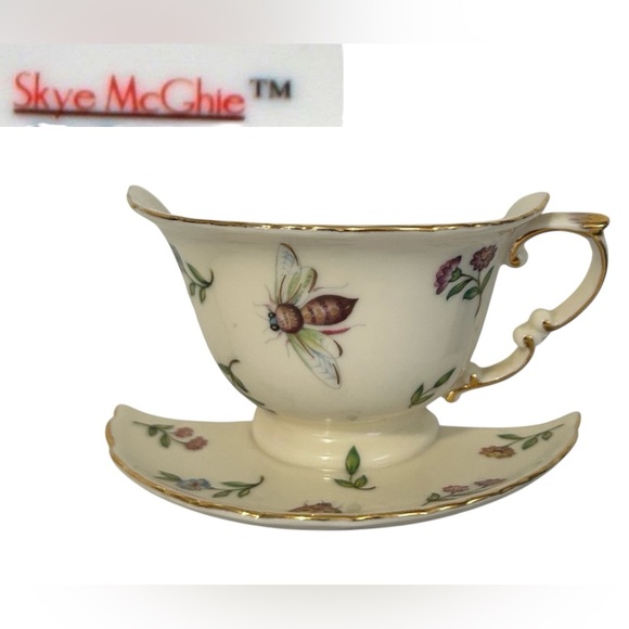 Skye McGhie Other - SKYE MCGHIE PORCELAIN TEACUP NIGHT LIGHT ‘GARDEN WHISPERS’ FLORAL BEE PLUG IN